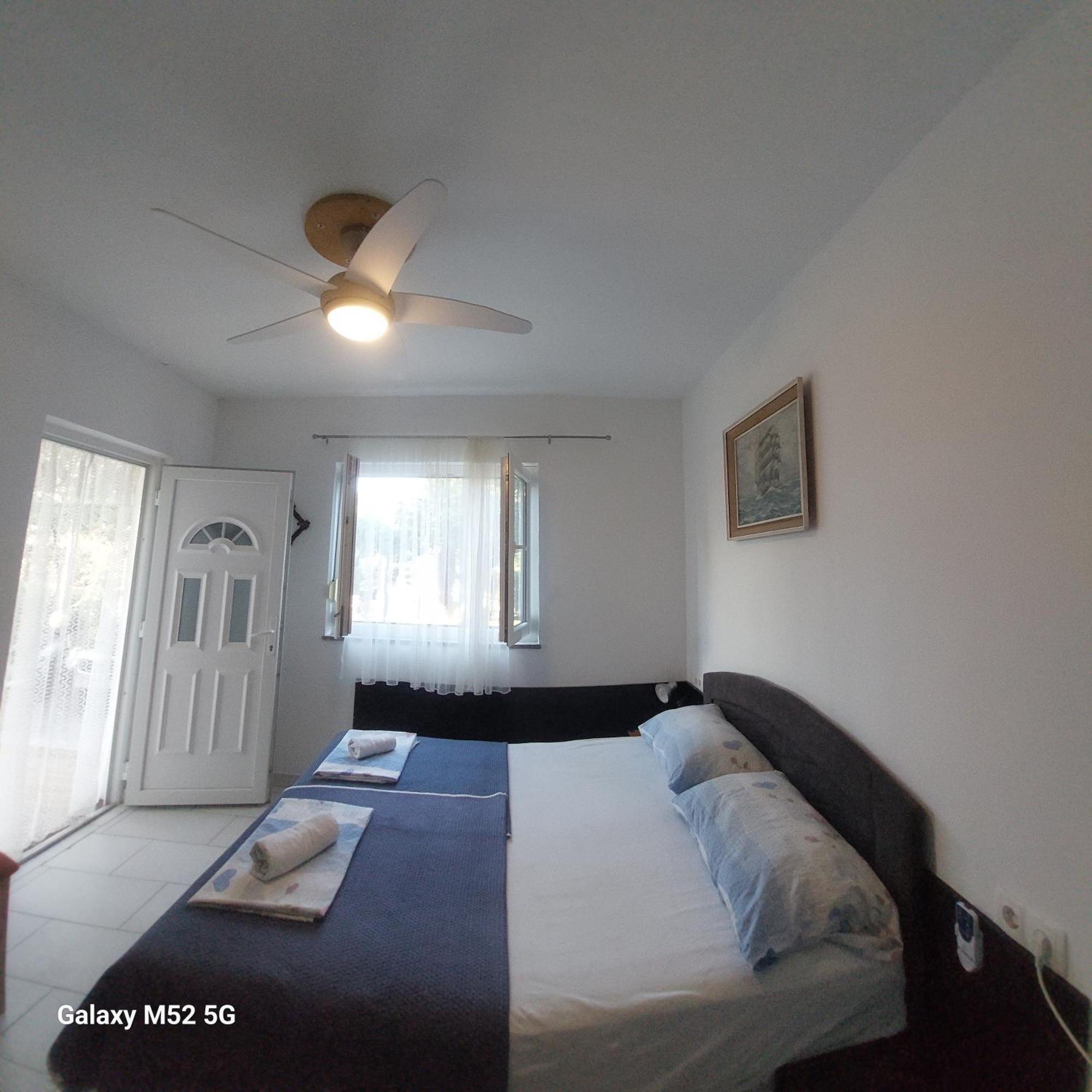 Apartmani Lana Rab Kampor Exterior foto